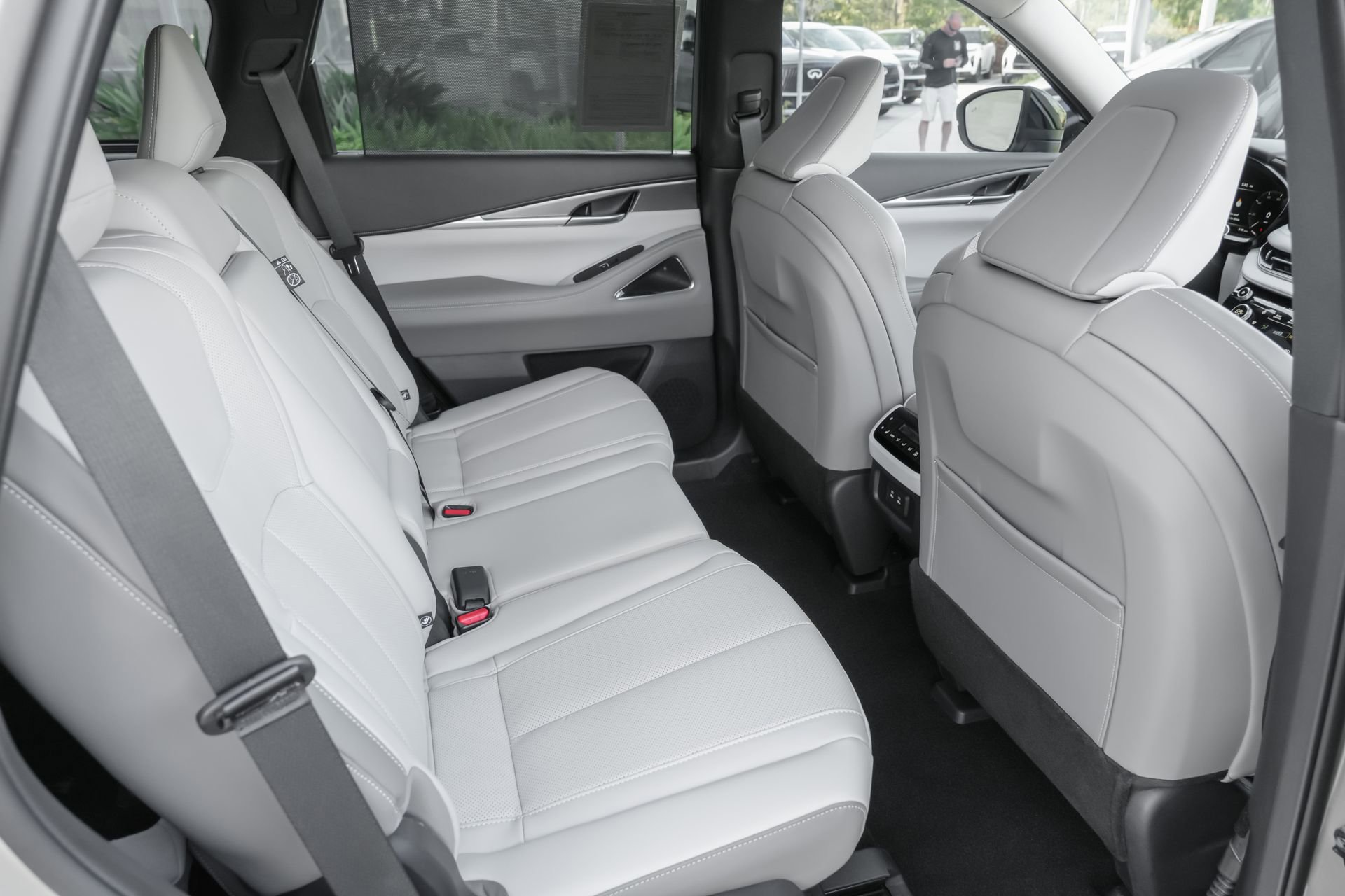 Certified 2026 INFINITI QX60 Luxe w/ Cargo Package image 35