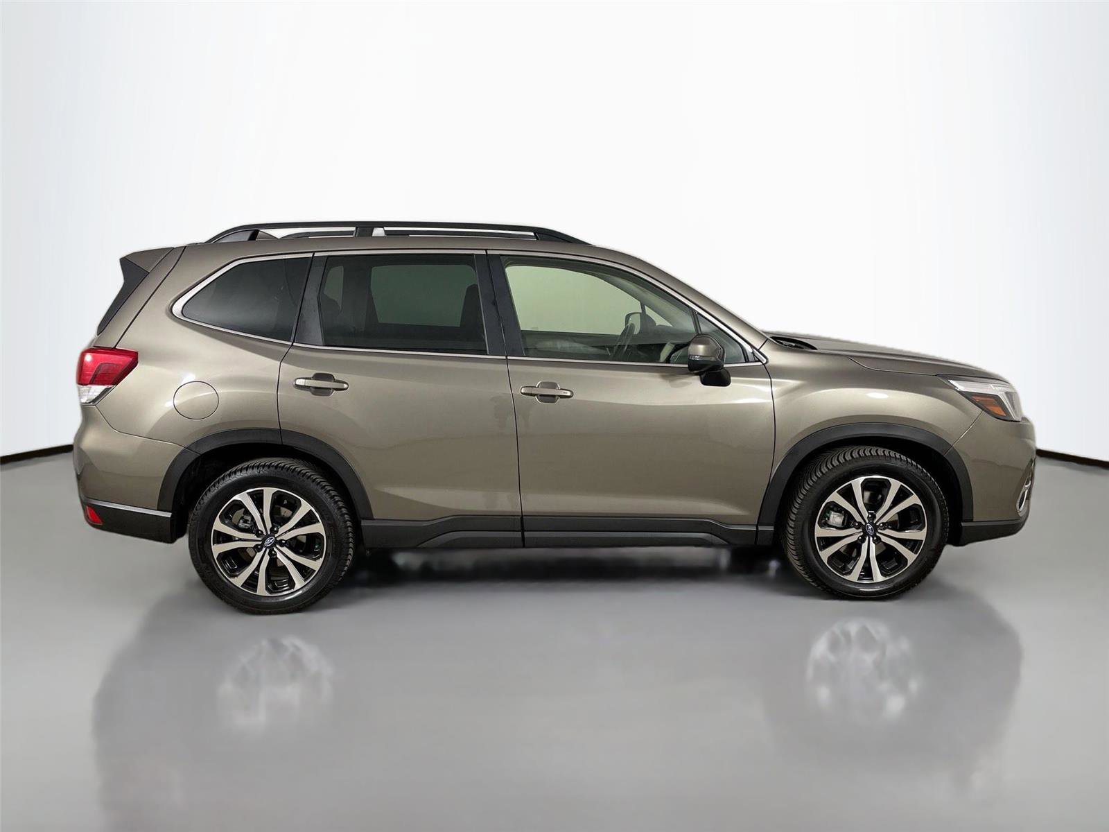 Used 2021 Subaru Forester Limited w/ Popular Package #3 image 18