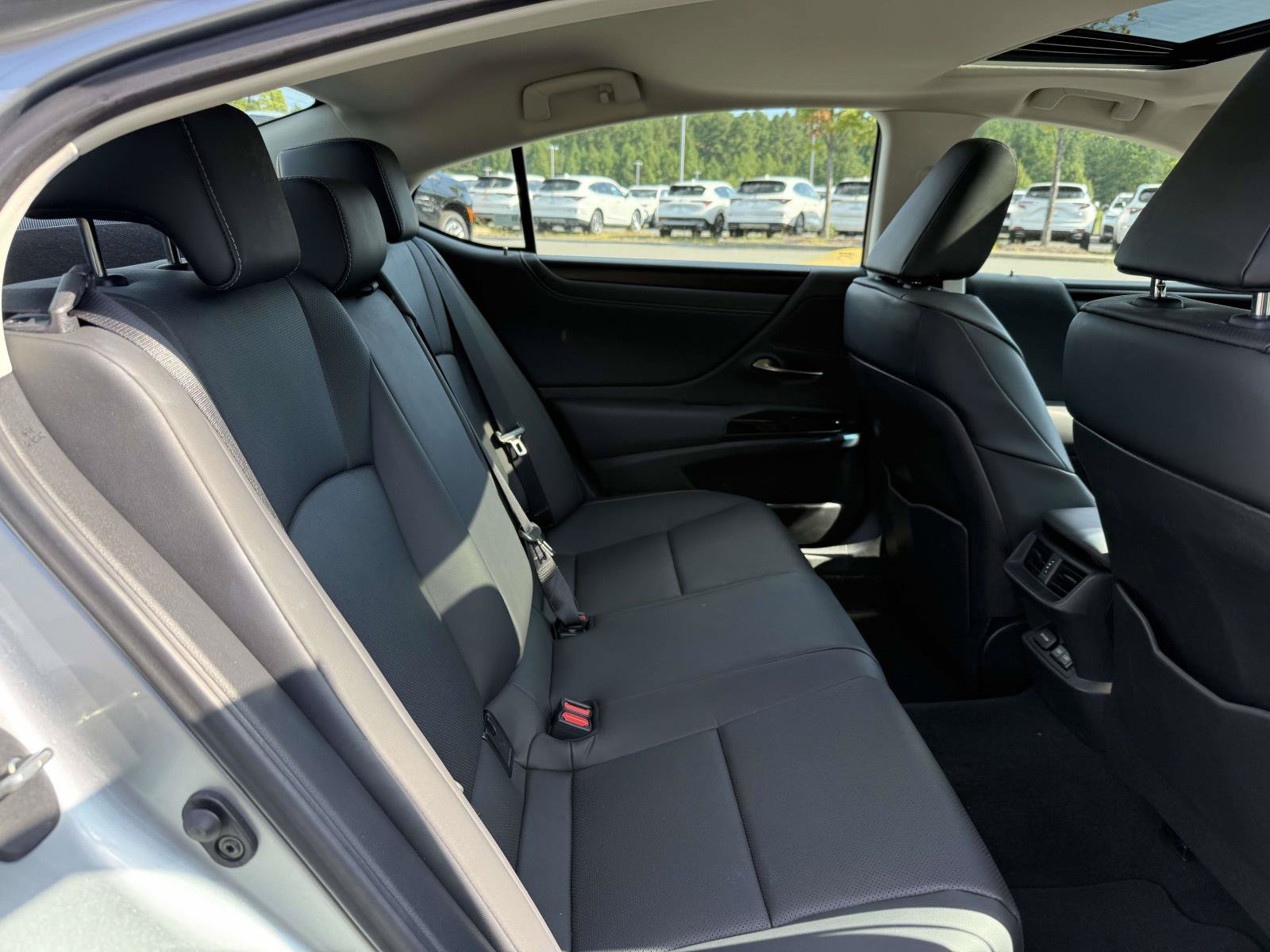 Used 2025 Lexus ES 350 w/ Premium Package FWD image 15