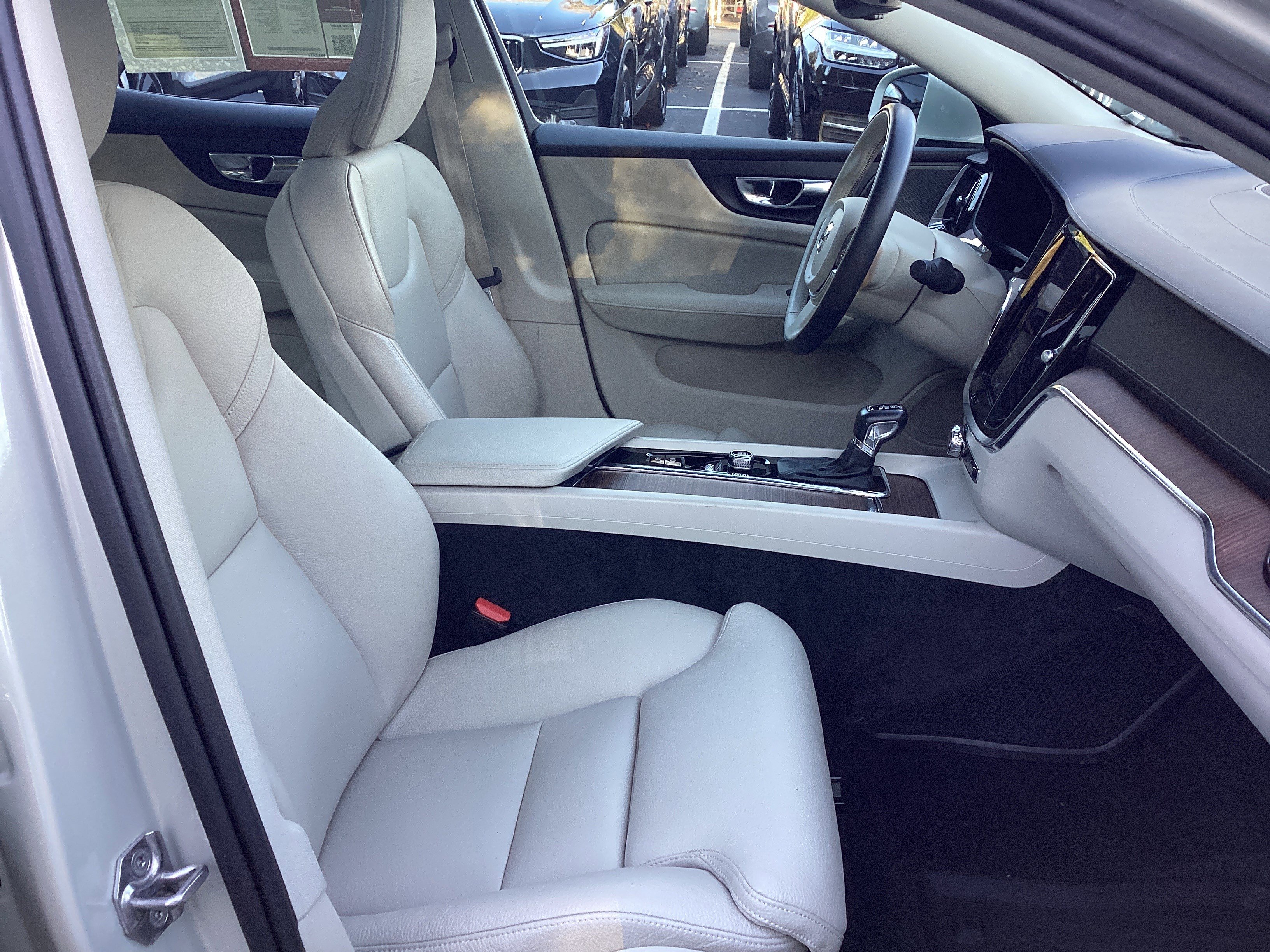 Used 2020 Volvo S60 T5 Inscription w/ Protection Package Premier image 35