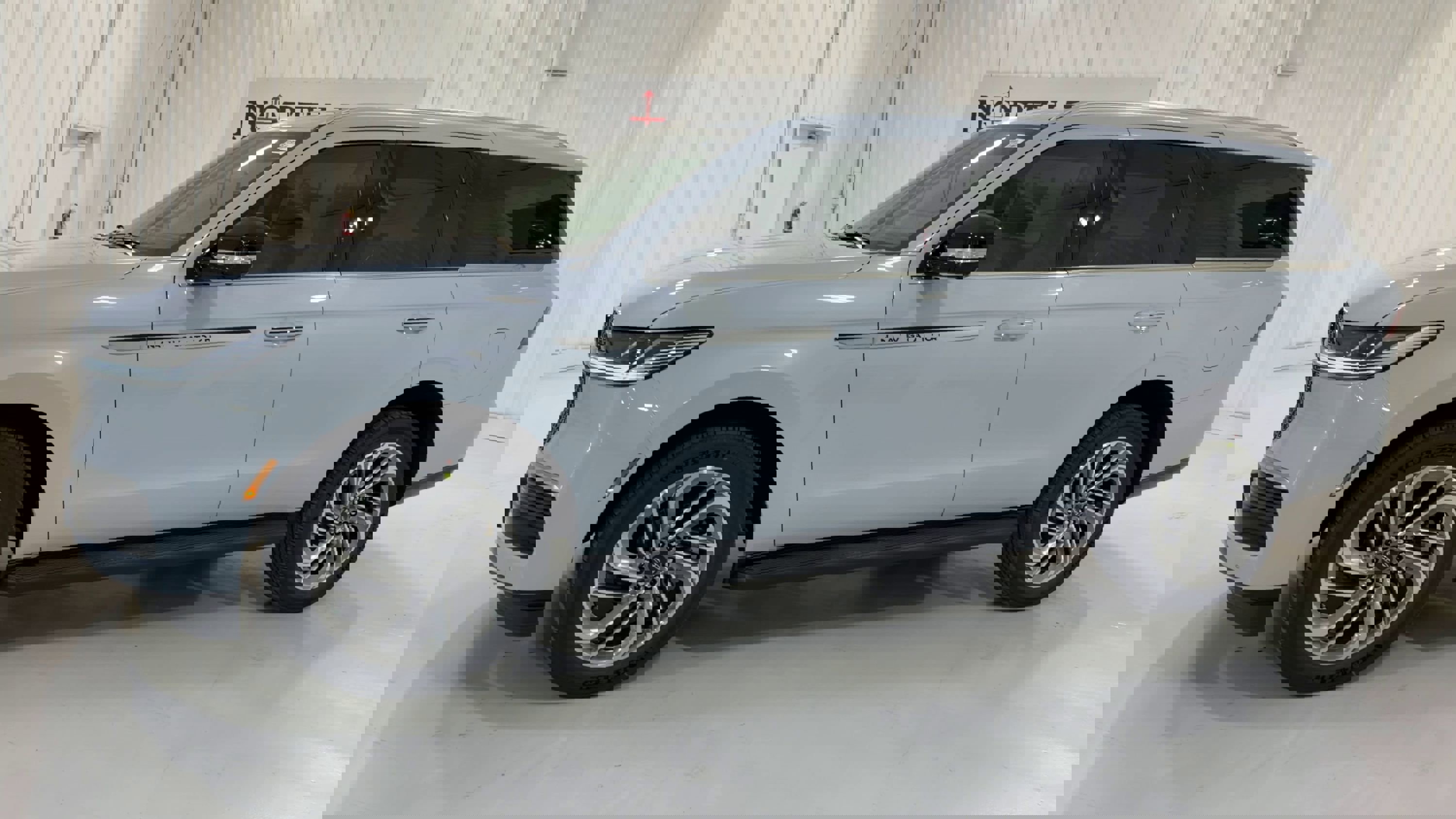 New 2026 Lincoln Navigator L Premier image 6