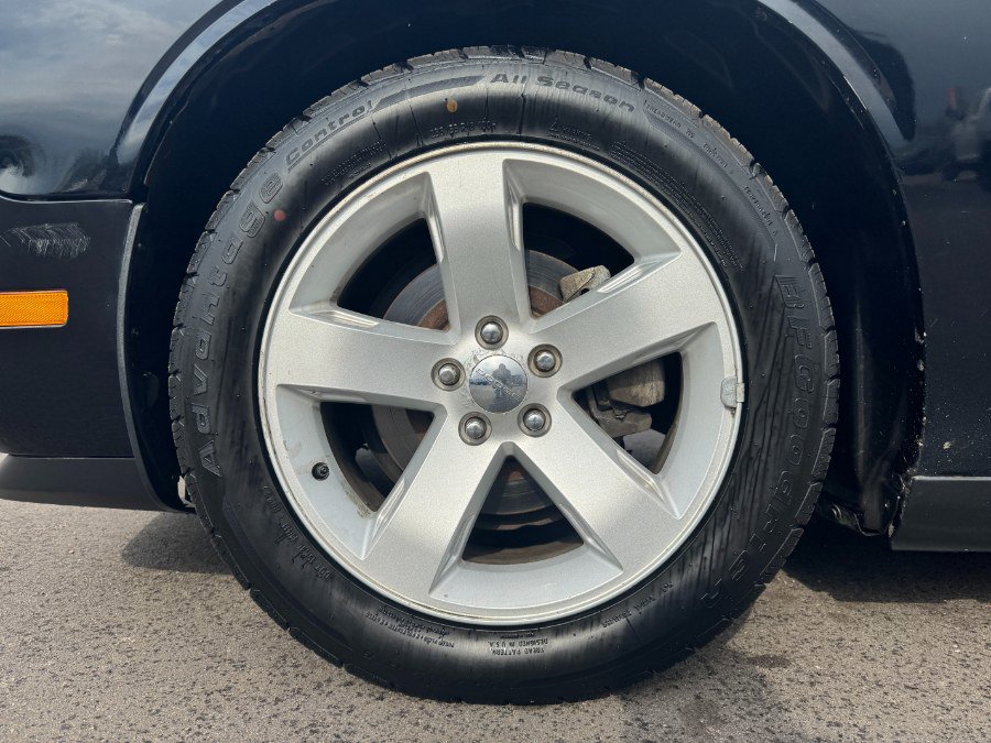 Used 2013 Dodge Challenger SXT RWD image 13