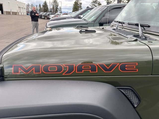 Used 2023 Jeep Gladiator Mojave w/ Cold Weather Group AWD/4WD image 9