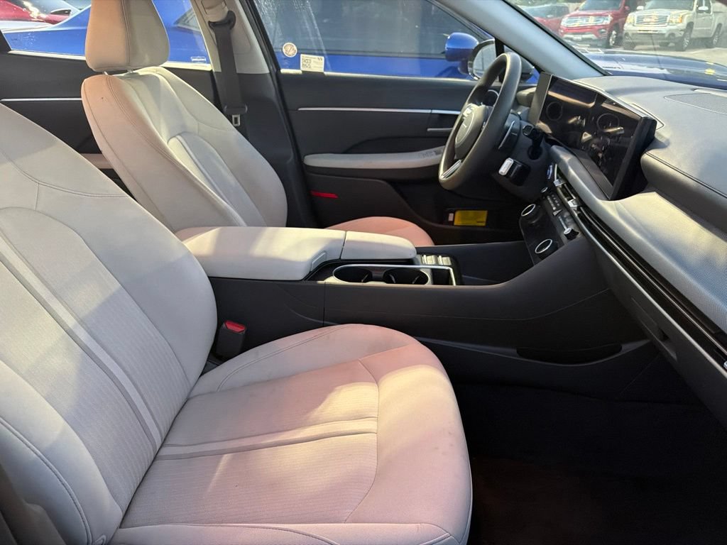 Used 2025 Hyundai Sonata SEL FWD image 11