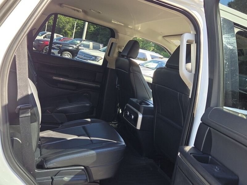 Used 2022 Ford Expedition XLT RWD image 17