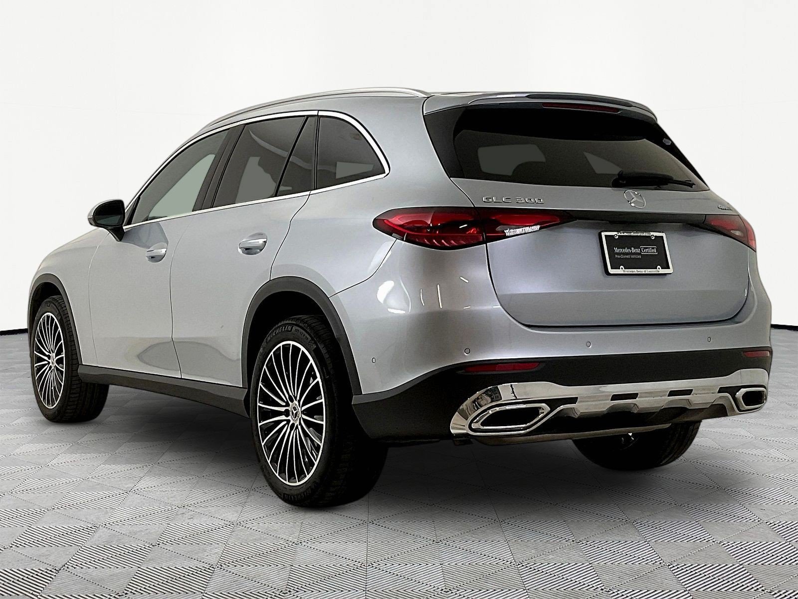 Used 2026 Mercedes-Benz GLC 300 4MATIC image 4