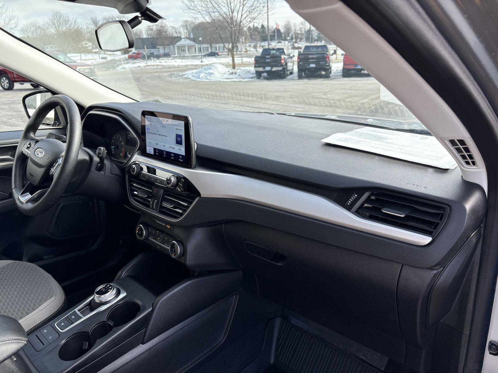 Used 2022 Ford Escape SE w/ Cold Weather Package image 22