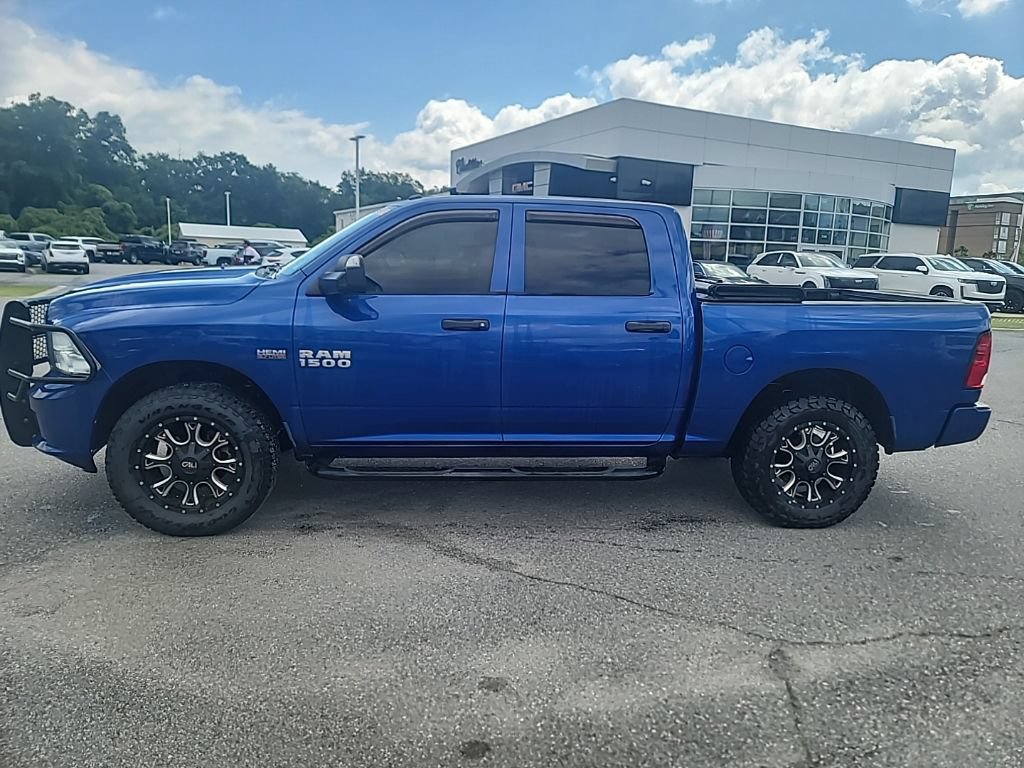 Used 2017 RAM 1500 Express AWD/4WD image 4