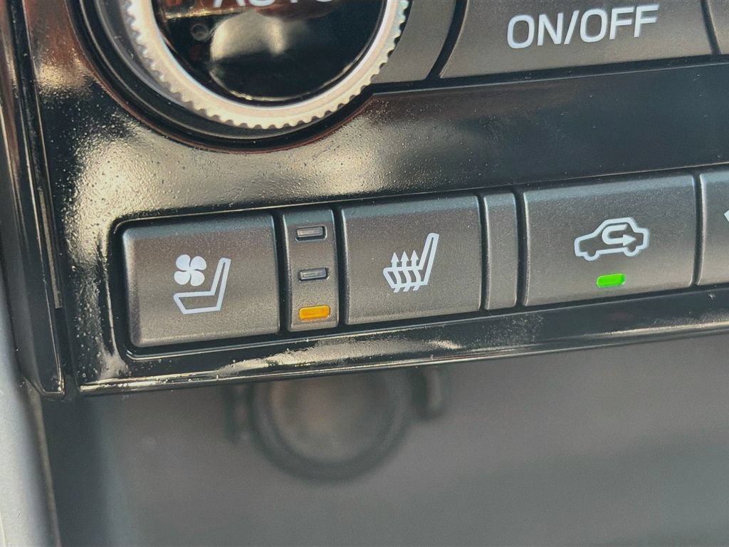 Used 2022 Subaru Ascent Touring AWD/4WD image 21