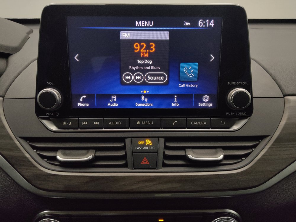 Used 2025 Nissan Altima 2.5 SV FWD image 25