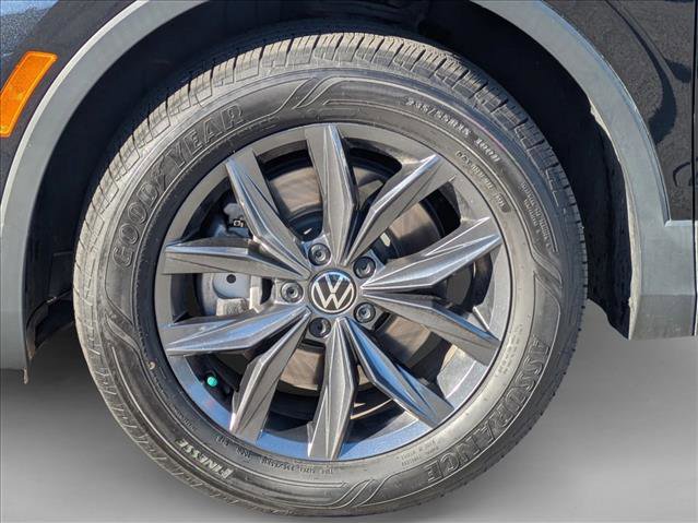 Used 2023 Volkswagen Tiguan SE image 24