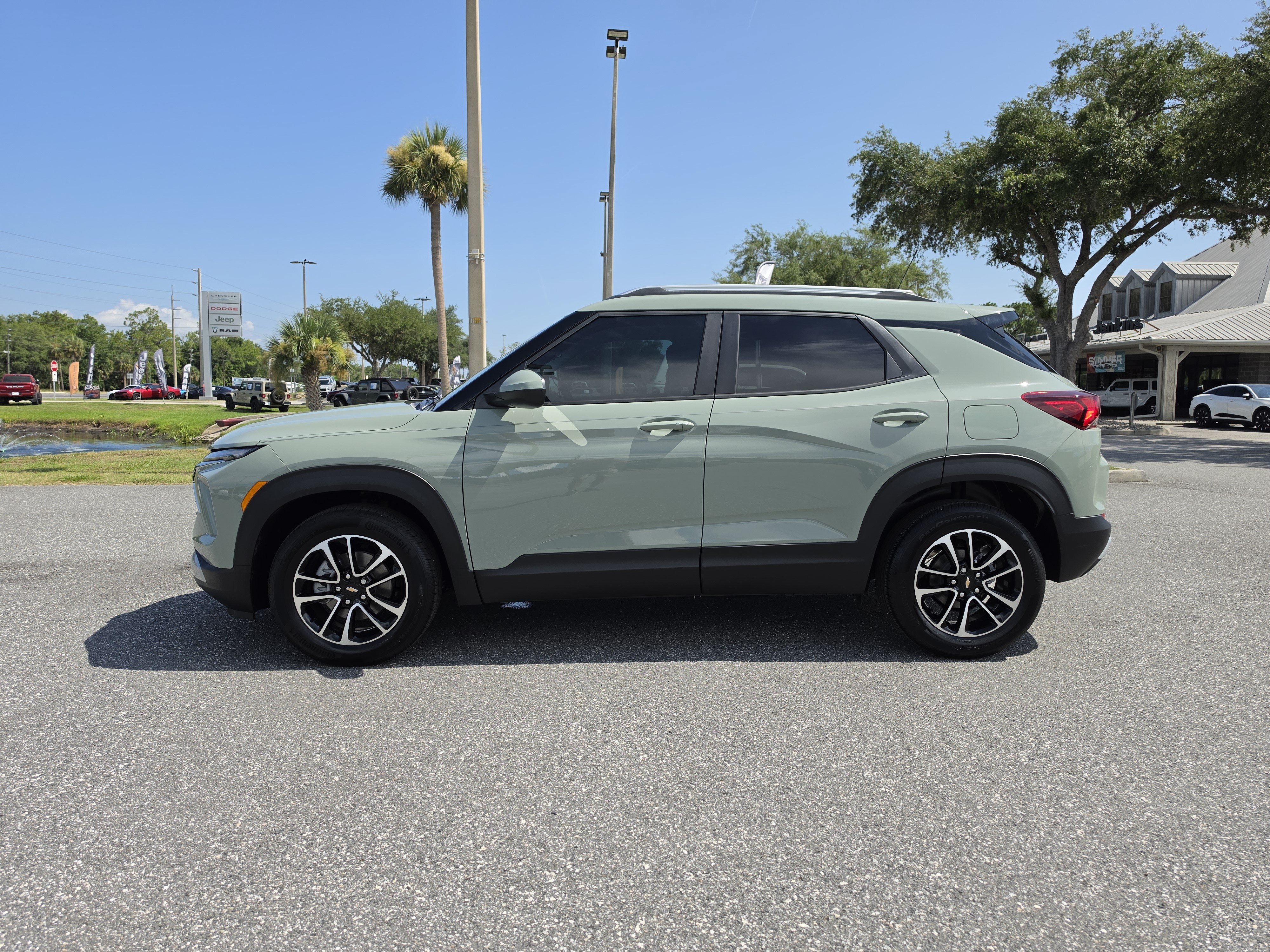New 2026 Chevrolet TrailBlazer LT w/ LT Cold Weather Package FWD image 9