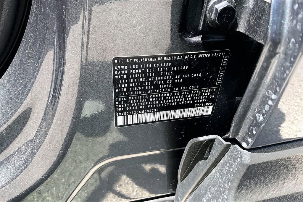 Certified 2025 Volkswagen Taos SE w/ Panoramic Sunroof Package image 30