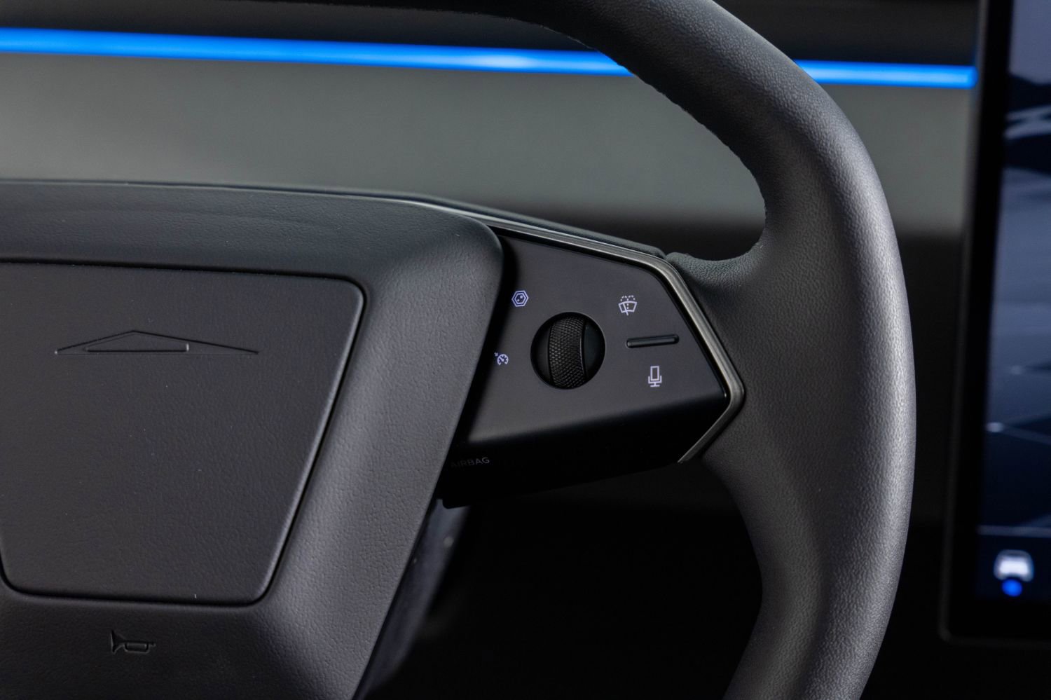 Used 2024 Tesla Cybertruck AWD Crew Cab image 31