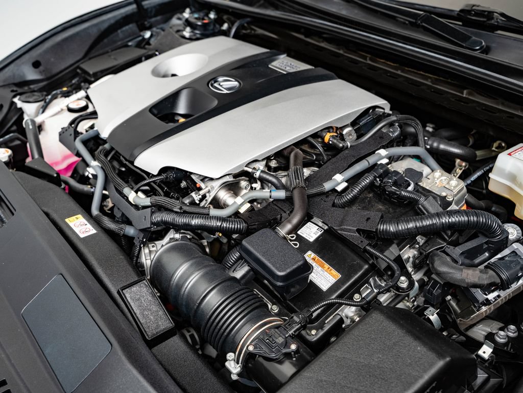 Certified 2020 Lexus ES 300h Ultra Luxury w/ Accessory Package FWD image 47