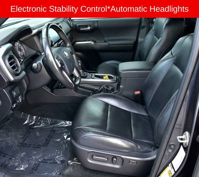 Used 2020 Toyota Tacoma TRD Sport w/ TRD Premium Sport Package image 10