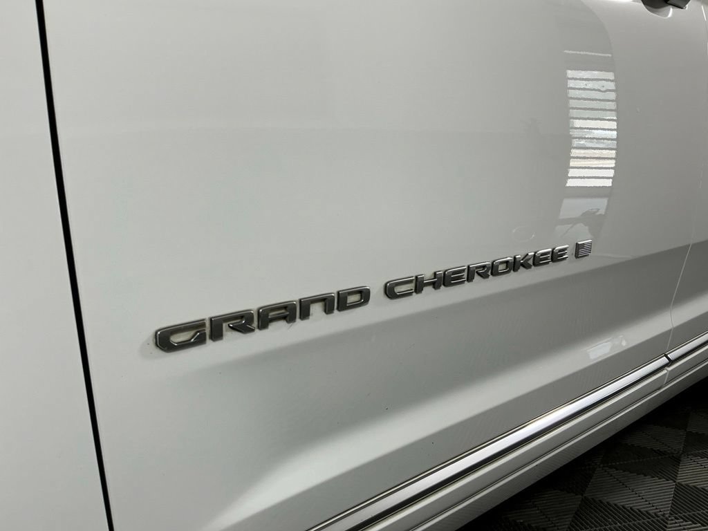 Used 2023 Jeep Grand Cherokee L Summit w/ Advanced Protech Group IV RWD image 33
