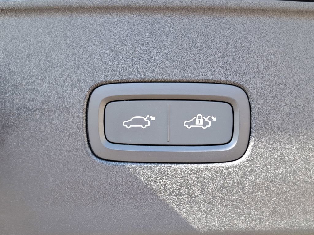 Used 2025 Volvo EX90 Ultra image 32