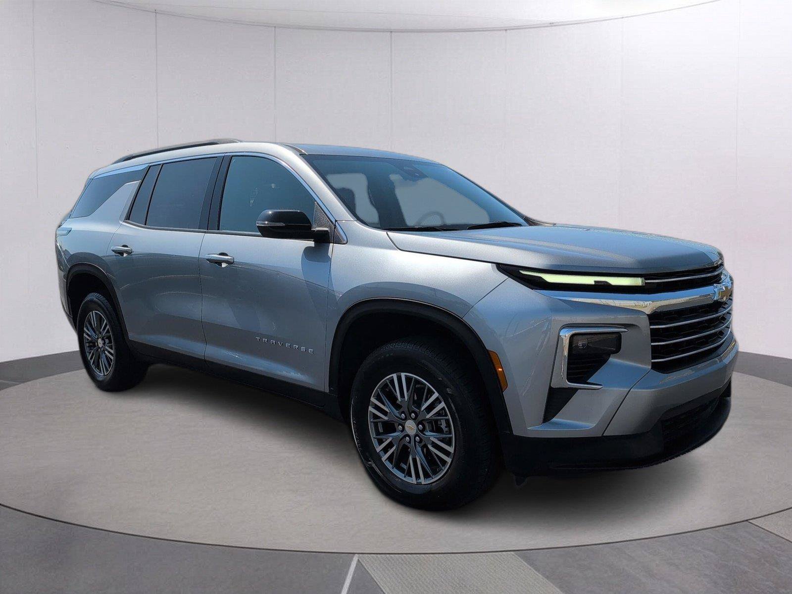 Certified 2025 Chevrolet Traverse LT FWD image 9
