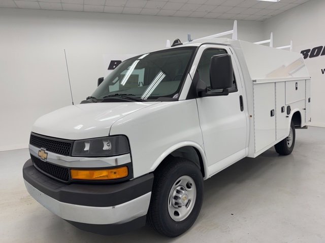 New 2025 Chevrolet Express 3500 w/ Power Convenience Package