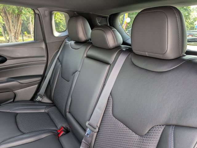 New 2026 Jeep Compass Latitude AWD/4WD image 27