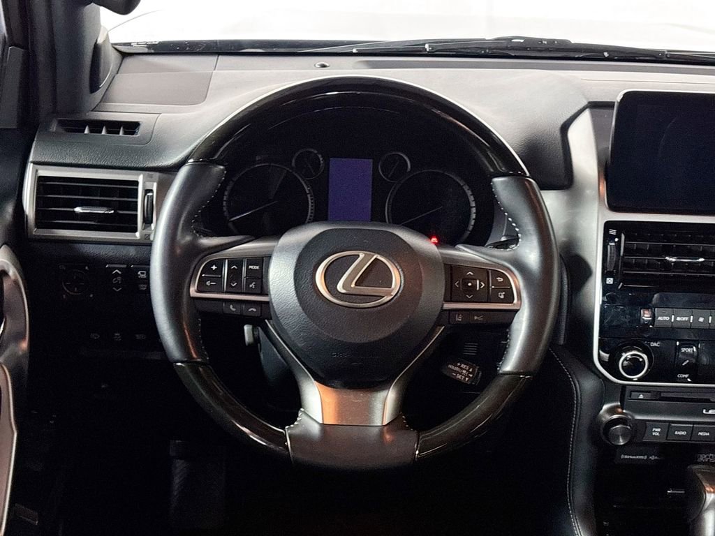 Used 2023 Lexus GX 460 Luxury w/ Sport Design Package AWD/4WD image 13