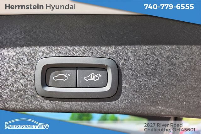 Used 2024 Volvo XC40 B5 Plus w/ Climate Package AWD/4WD image 29