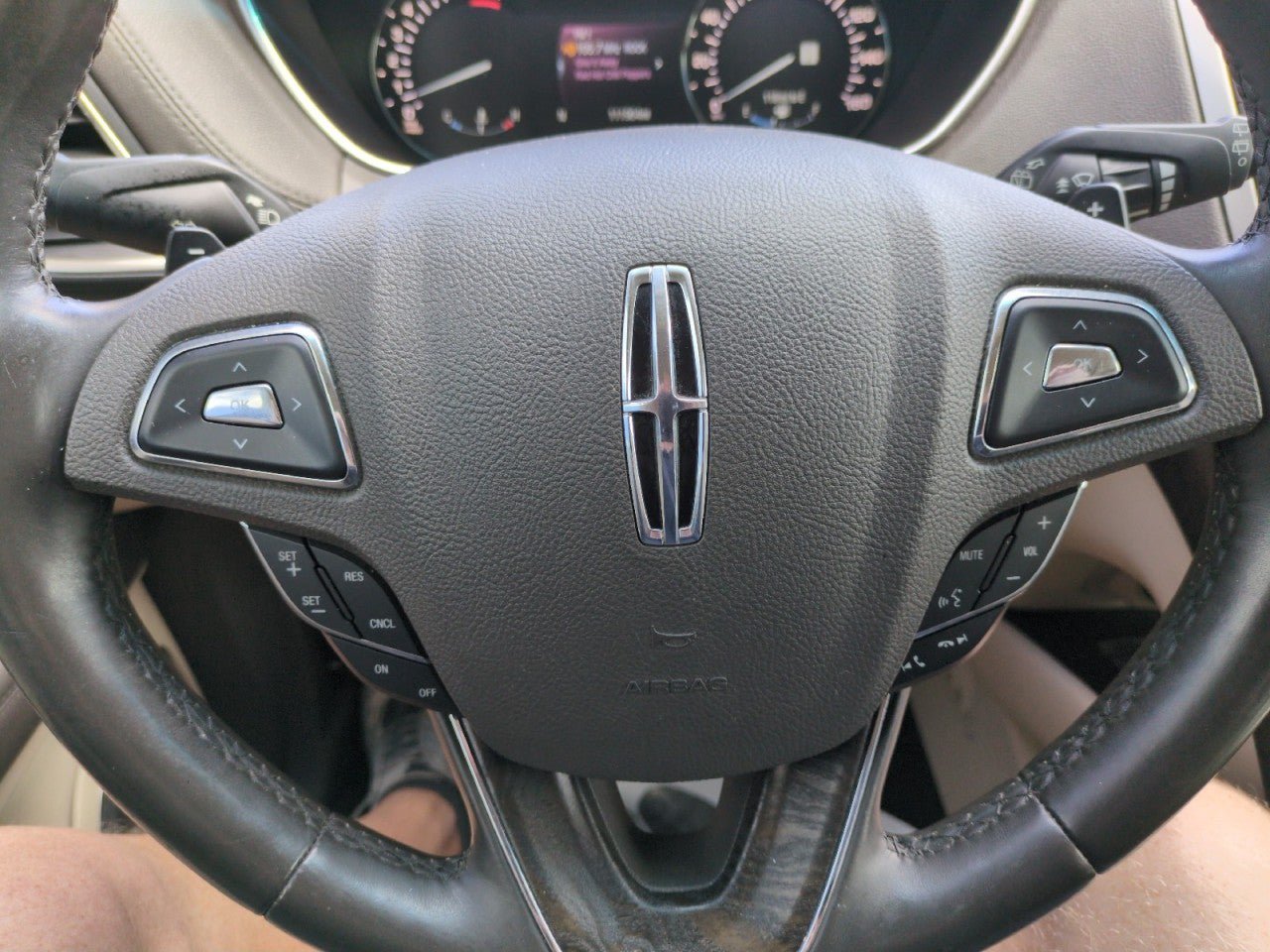 Used 2016 Lincoln MKX Select w/ Select Plus Package AWD/4WD image 15