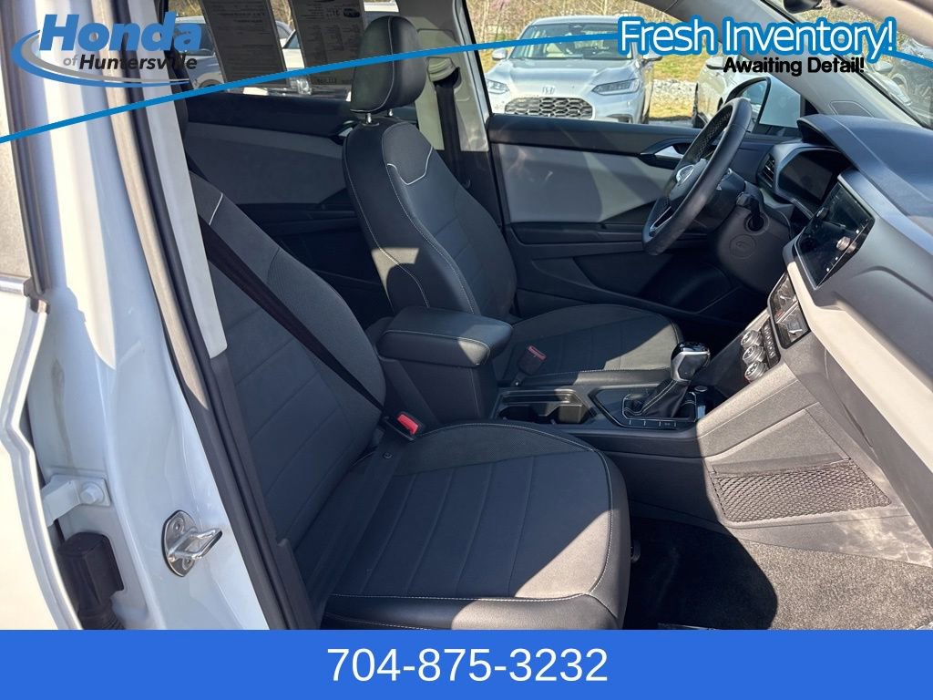 Used 2023 Volkswagen Taos SE w/ Panoramic Sunroof Package image 15