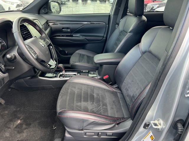 Used 2020 Mitsubishi Outlander SE image 24