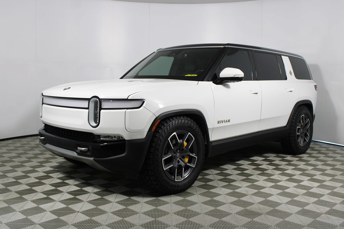 Used 2024 Rivian R1S Adventure Quad AWD/4WD image 3