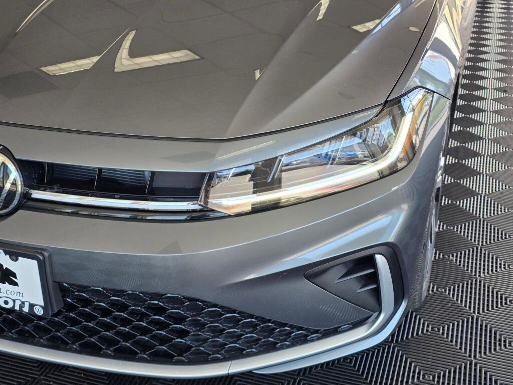 New 2026 Volkswagen Jetta SEL FWD image 9