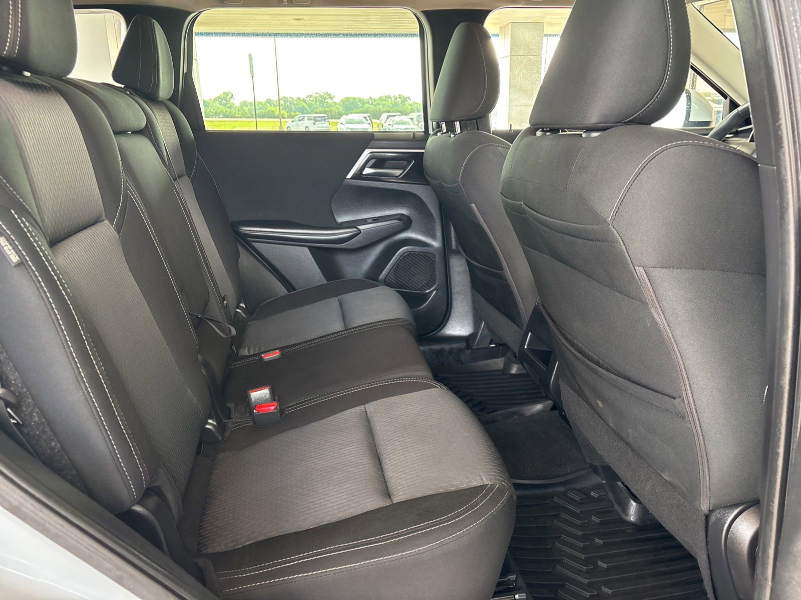 Used 2022 Mitsubishi Outlander ES AWD/4WD image 17