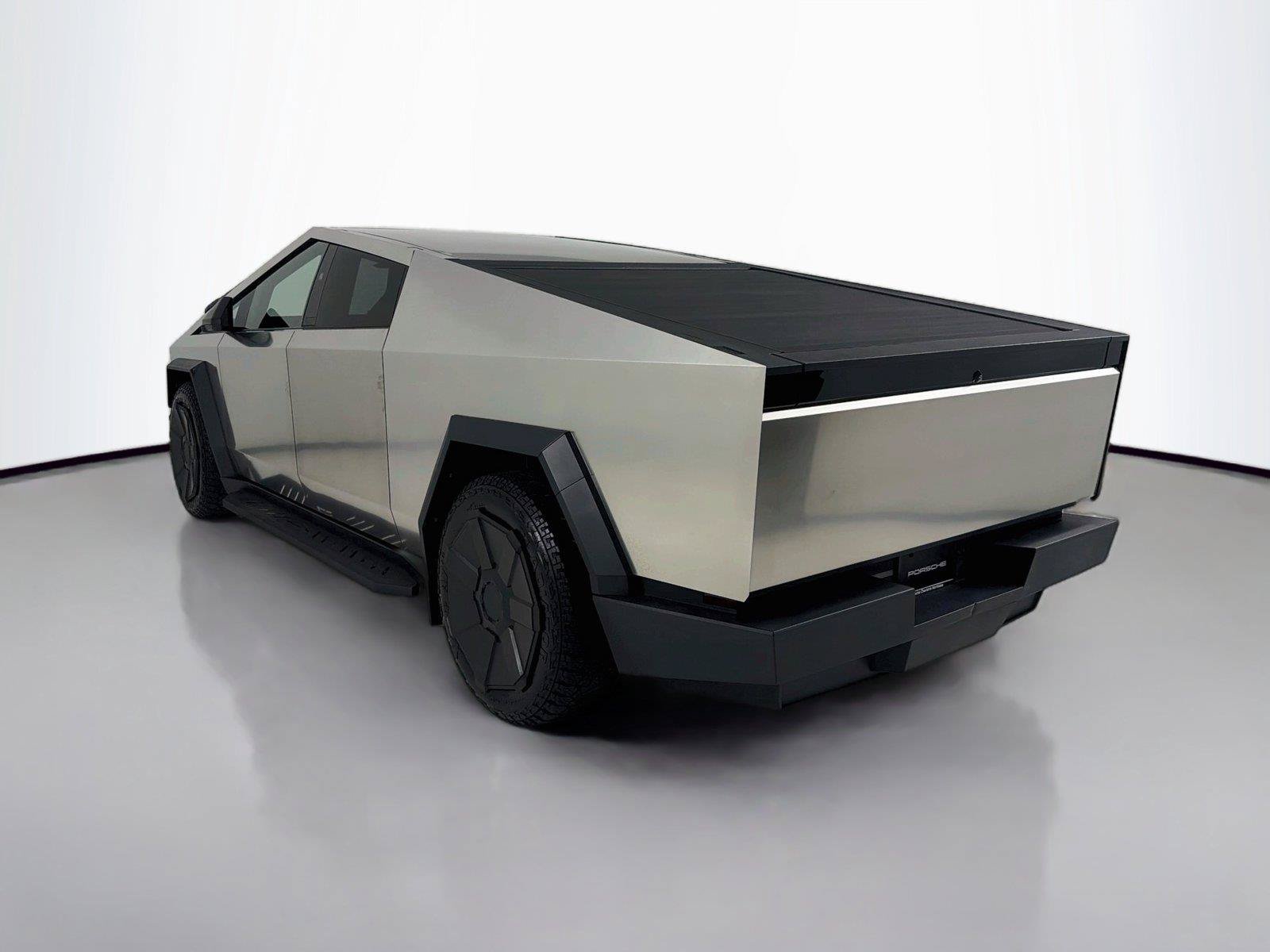 Used 2024 Tesla Cybertruck AWD Crew Cab image 3