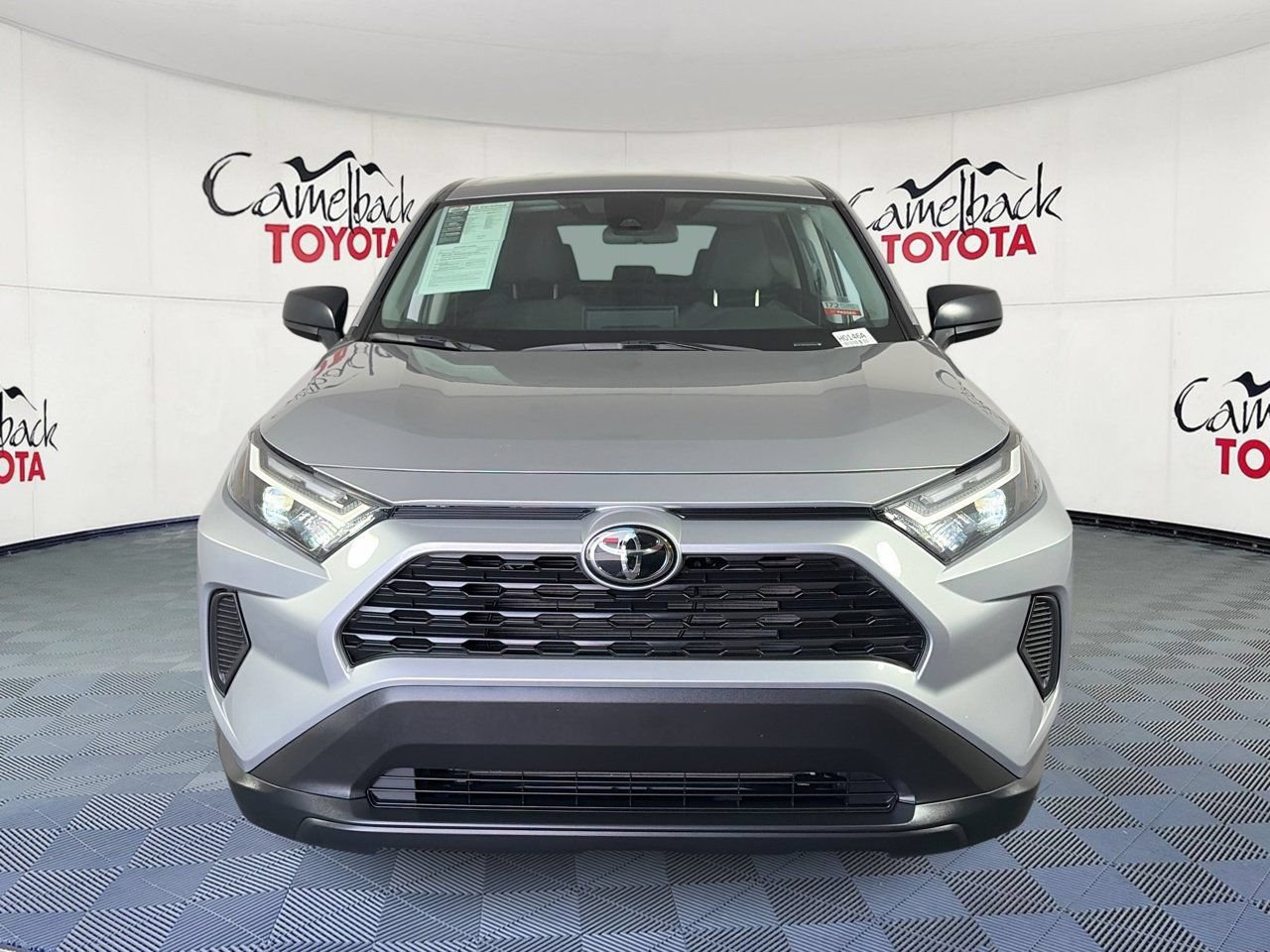 Used 2025 Toyota RAV4 LE AWD/4WD image 3