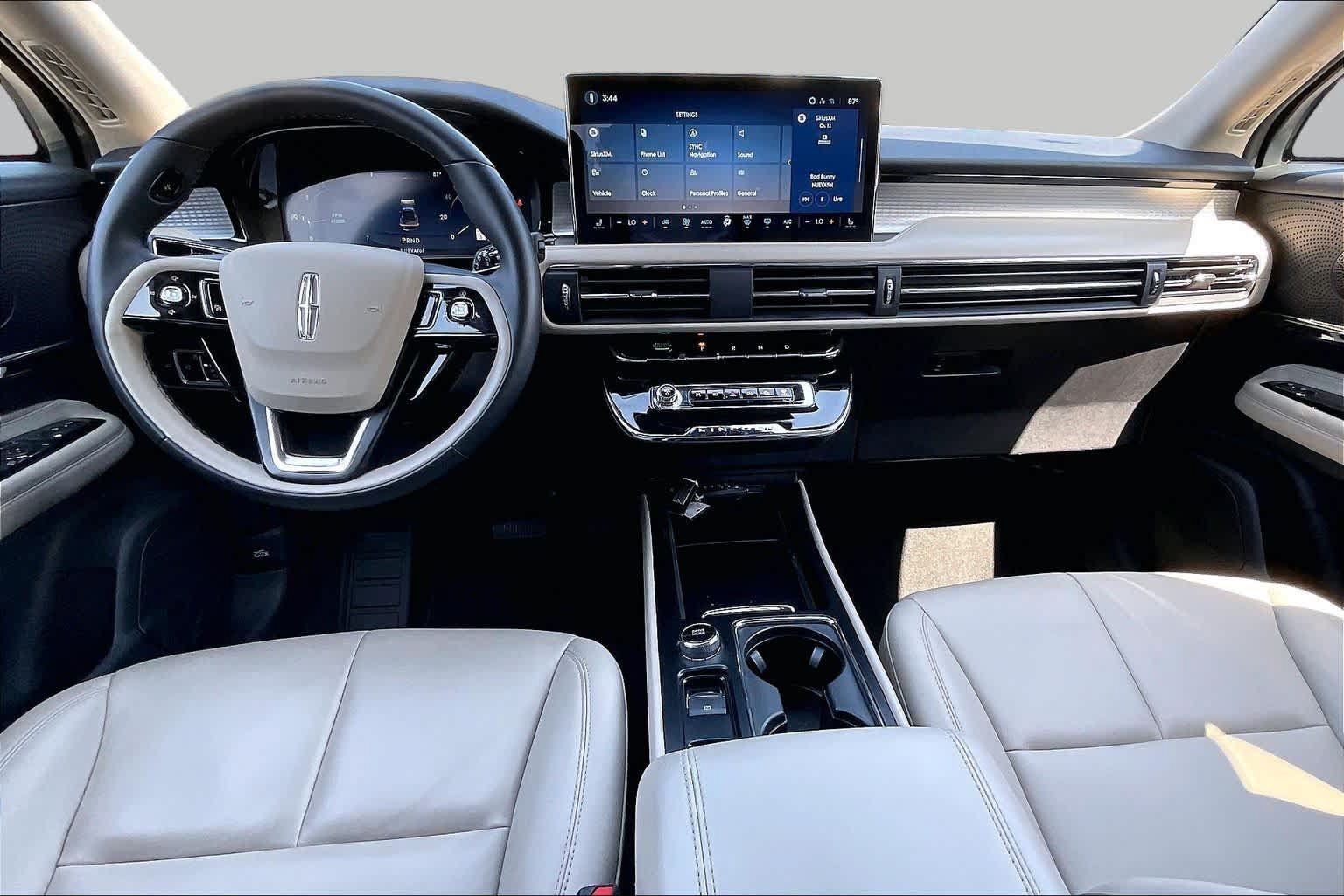 Used 2025 Lincoln Corsair FWD image 14