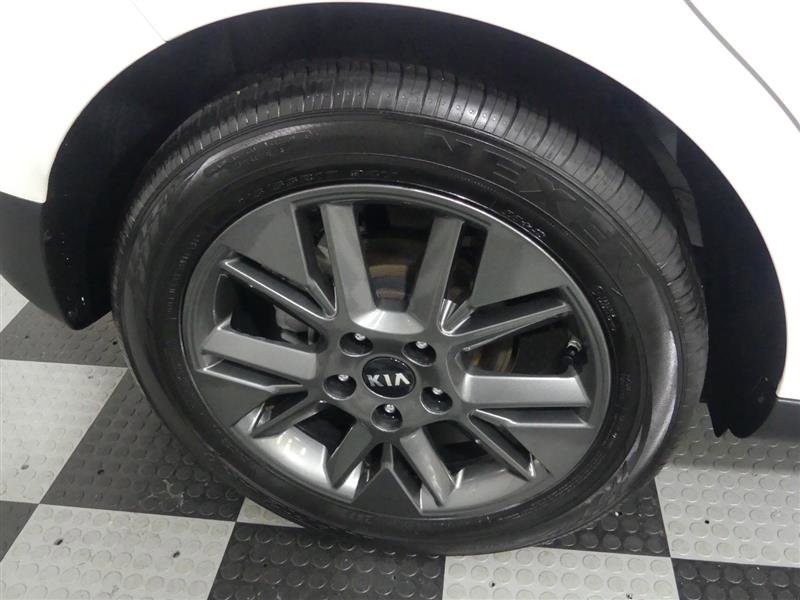 Used 2020 Kia Soul EX image 17