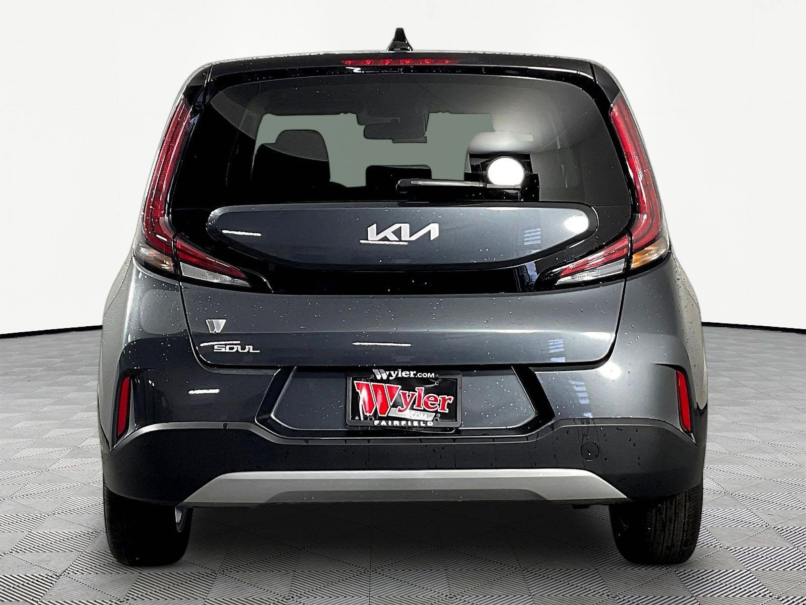 Used 2025 Kia Soul LX w/ LX Technology Package FWD image 5