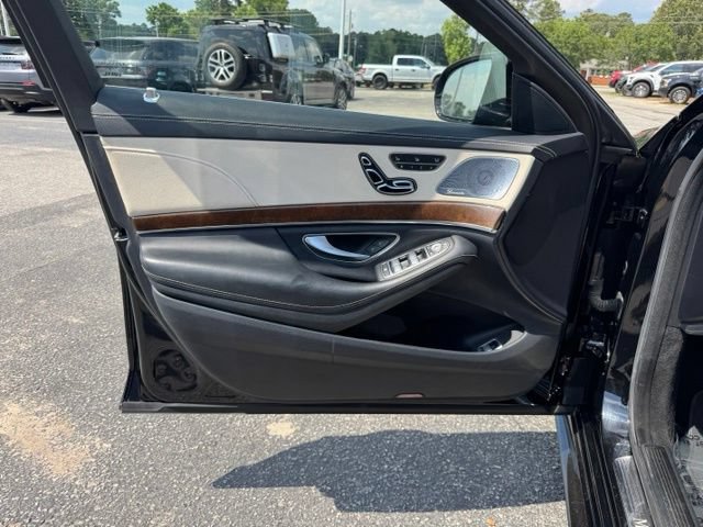 Used 2015 Mercedes-Benz S 550 Sedan image 17
