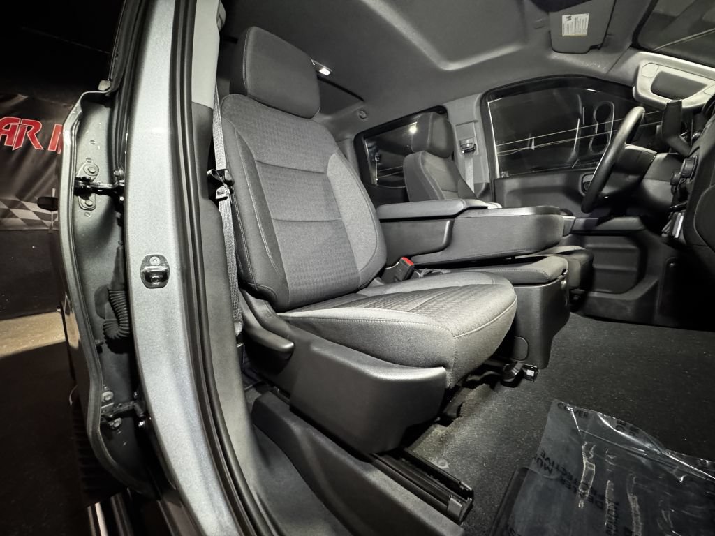 Used 2023 Chevrolet Silverado 1500 Custom AWD/4WD image 18