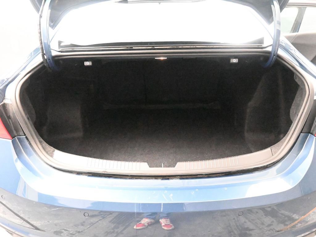 Used 2025 Chevrolet Malibu LT image 24