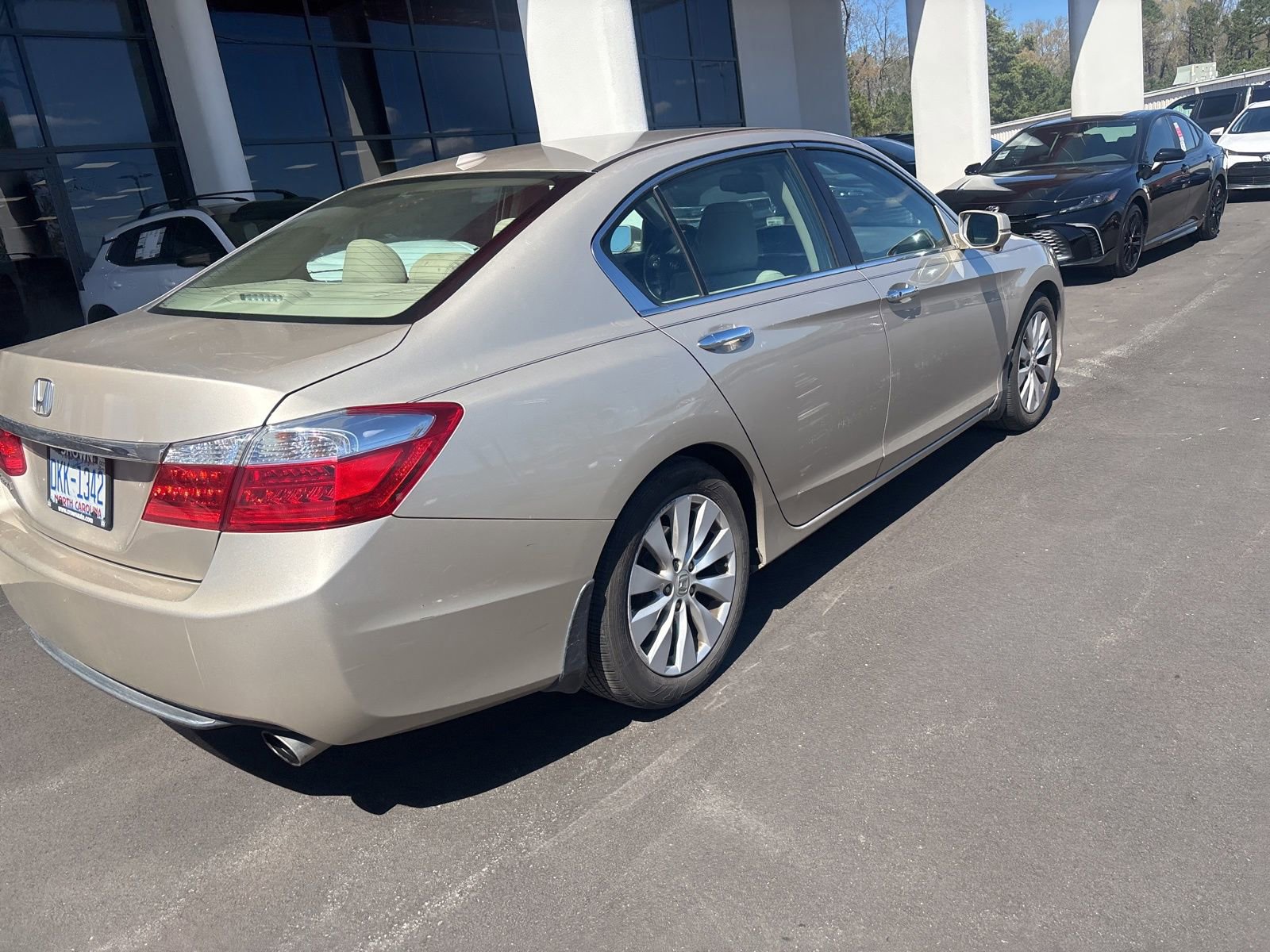 Used 2015 Honda Accord EX-L image 17