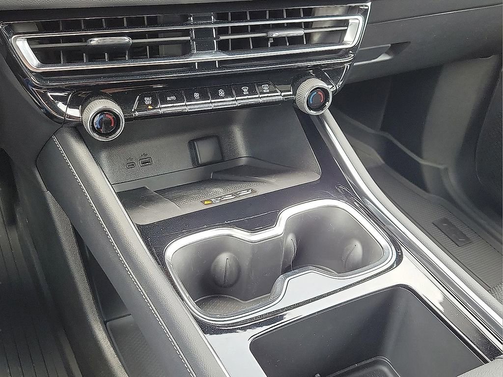 New 2026 Chevrolet Traverse LT w/ Sun and Wheel Package FWD image 18