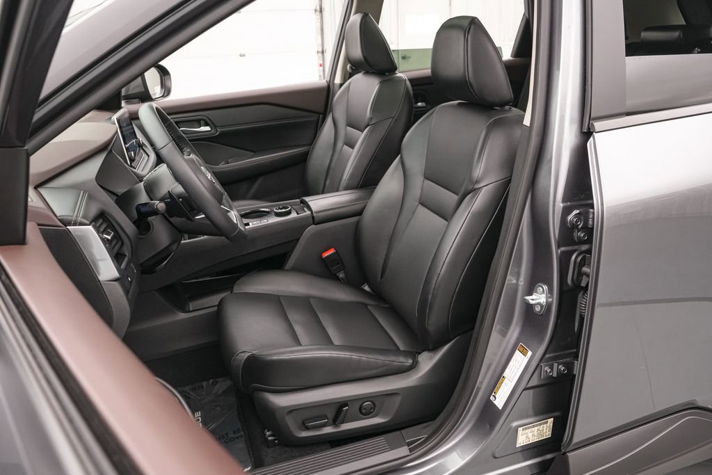 Used 2023 Nissan Rogue SV w/ SV Premium B Package AWD/4WD image 12