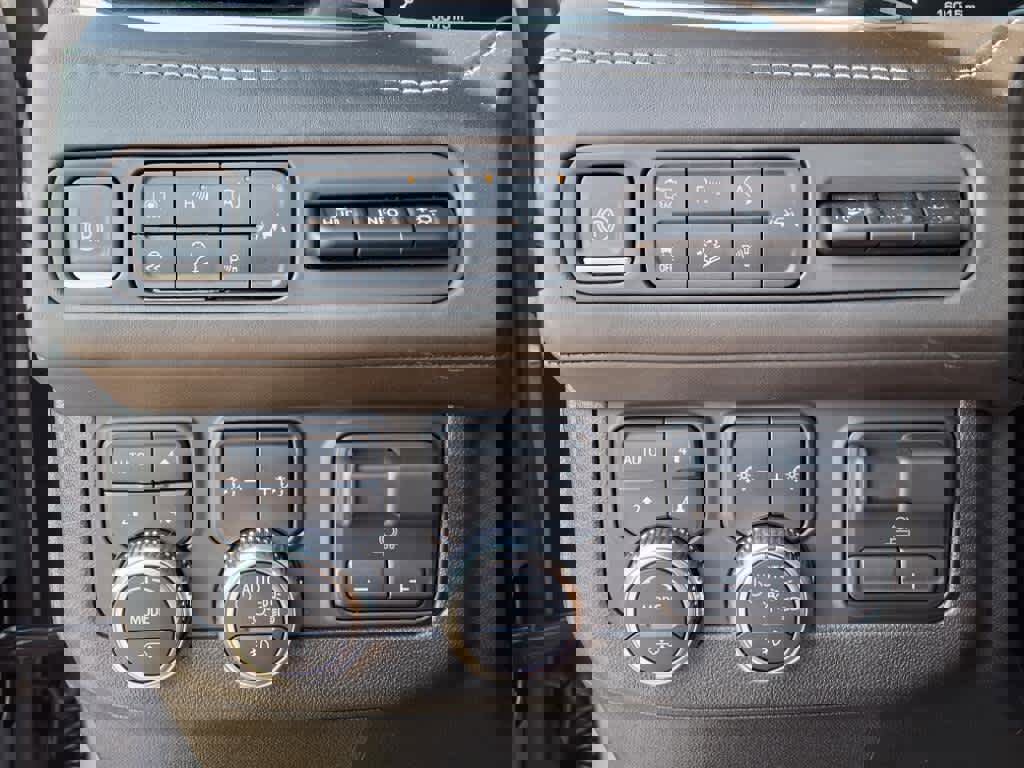 Used 2024 GMC Yukon Denali Ultimate image 19