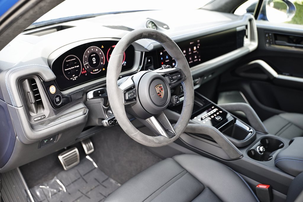 New 2025 Porsche Cayenne GTS image 4