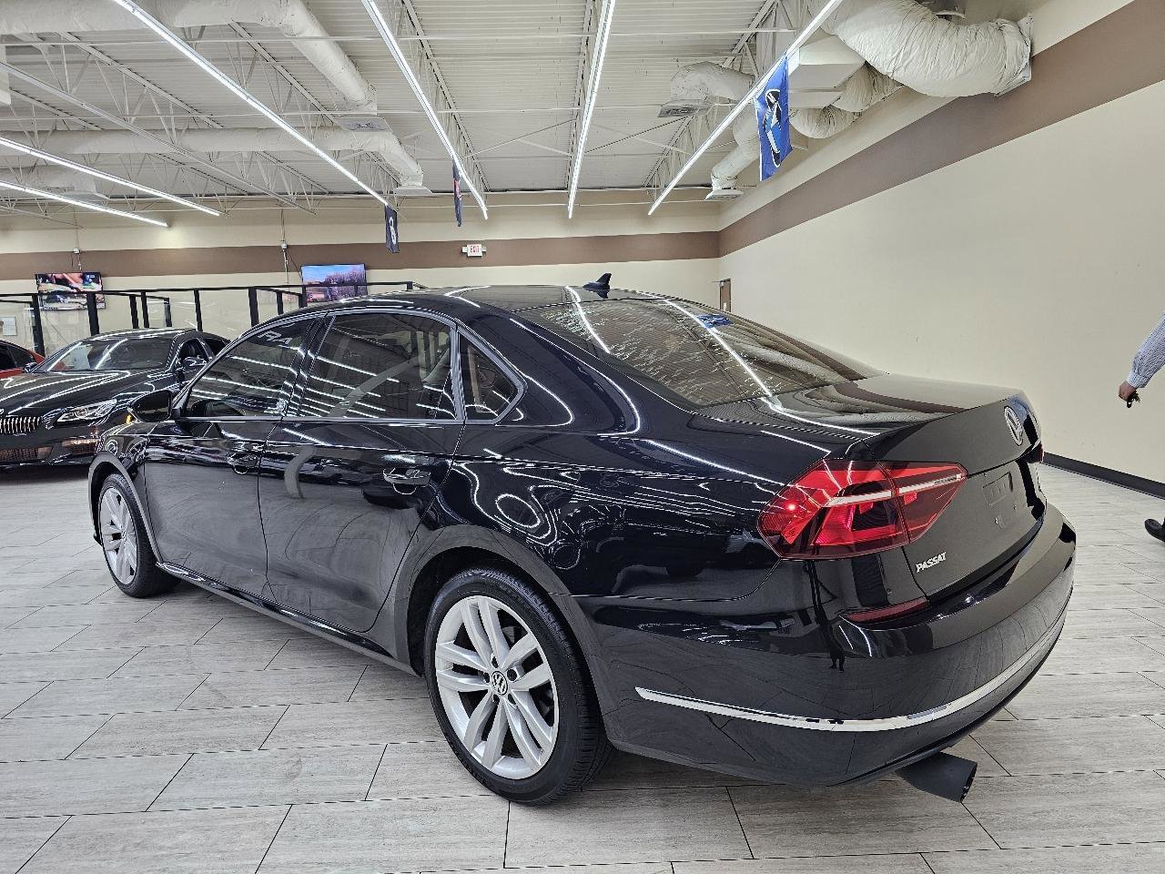 Used 2019 Volkswagen Passat Wolfsburg Edition FWD image 8