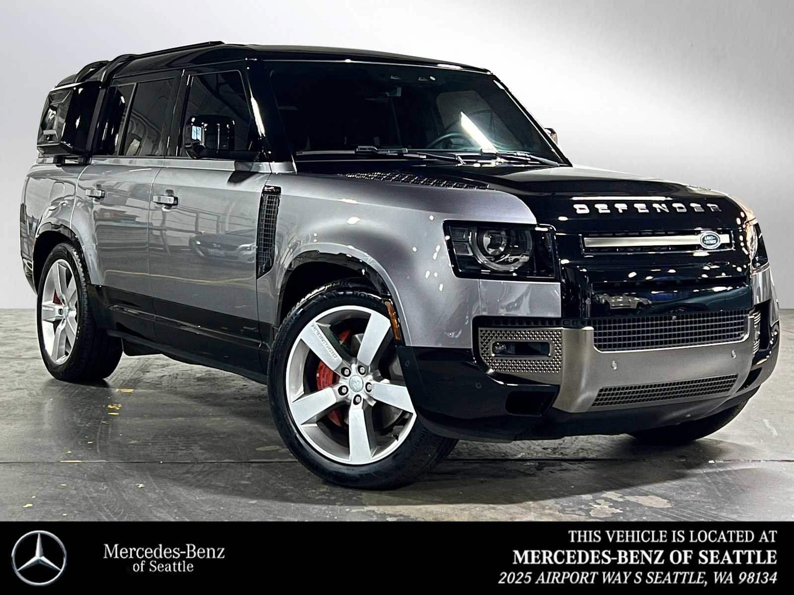 Used 2024 Land Rover Defender 130 X image 1