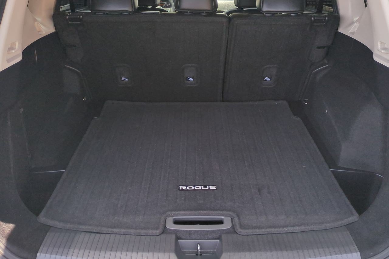 Certified 2025 Nissan Rogue SV w/ SV Premium Package FWD image 23