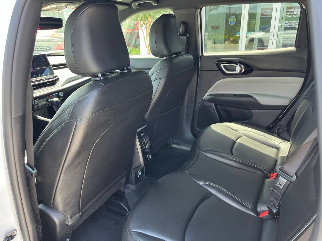 Used 2025 Jeep Compass Limited AWD/4WD image 16